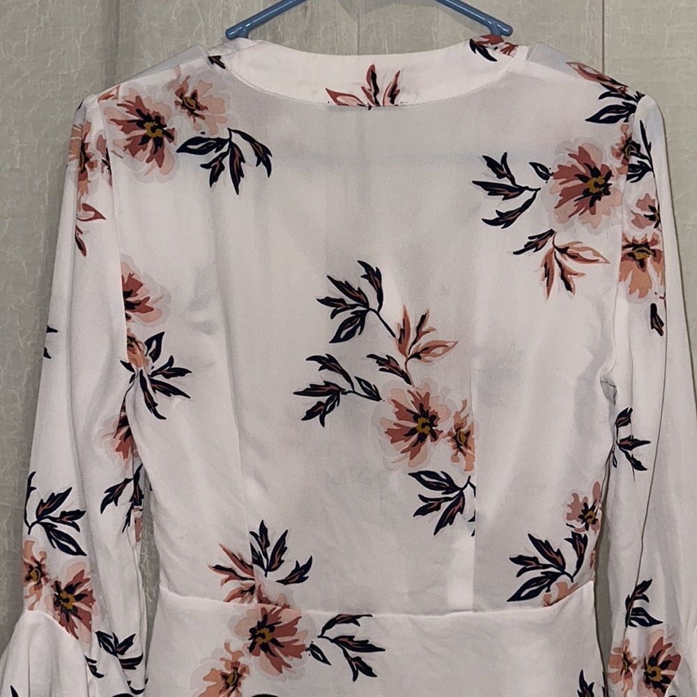 TOKITO 4 White Pink Navy Floral Button Front Bell Sleeve Peplum Tie Blouse - Picture 8 of 12